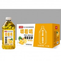 銓順嚼著喝蜜蜂菠蘿復合果粒果汁飲料